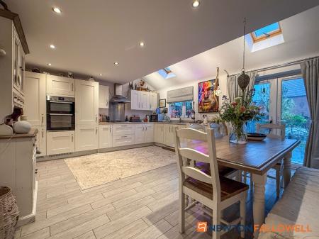 4 bedroom Detached house for sale in Charters Drive, Middlebeck, NG24