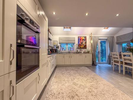 4 bedroom Detached house for sale in Charters Drive, Middlebeck, NG24