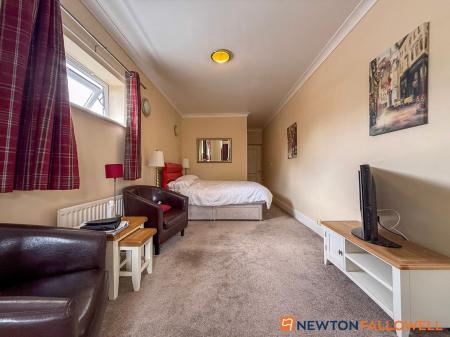 7 bedroom Detached house for sale in London Road, New Balderton, NG24