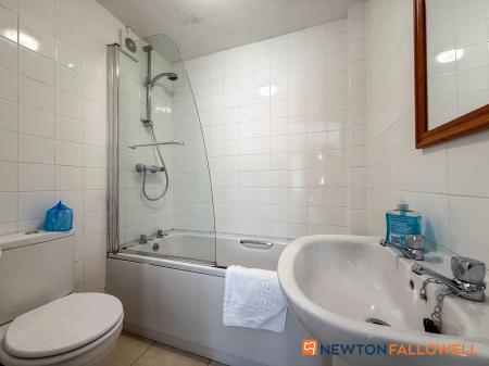 7 bedroom Detached house for sale in London Road, New Balderton, NG24