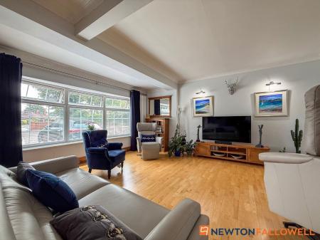 7 bedroom Detached house for sale in London Road, New Balderton, NG24
