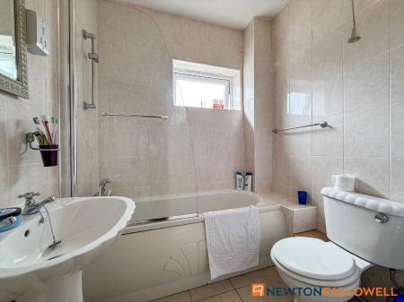 7 bedroom Detached house for sale in London Road, New Balderton, NG24