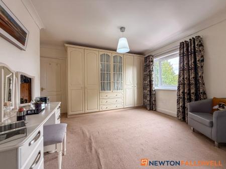 7 bedroom Detached house for sale in London Road, New Balderton, NG24
