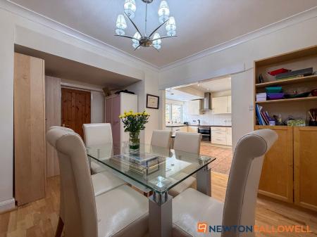 7 bedroom Detached house for sale in London Road, New Balderton, NG24