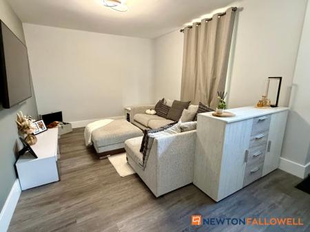 2 bedroom Terraced House for sale in Grosvenor Road, Balderton, NG24