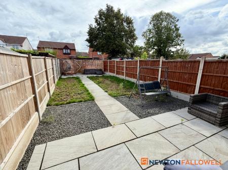 2 bedroom Terraced House for sale in Grosvenor Road, Balderton, NG24