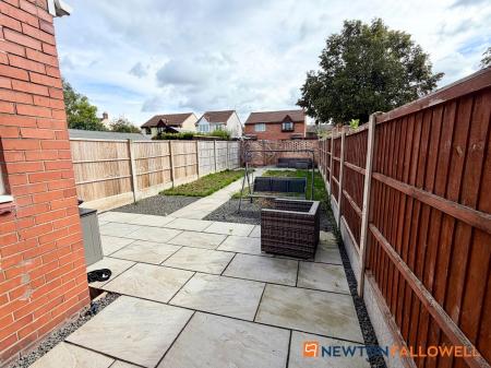 2 bedroom Terraced House for sale in Grosvenor Road, Balderton, NG24