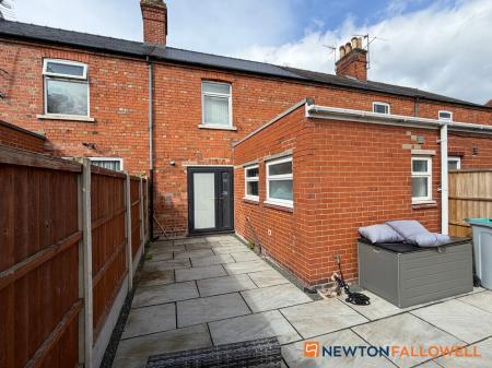 2 bedroom Terraced House for sale in Grosvenor Road, Balderton, NG24
