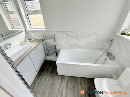 2 bedroom Terraced House for sale in Grosvenor Road, Balderton, NG24
