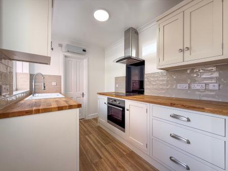 3 bedroom Terraced House for sale in Newton Street, Newark, NG24