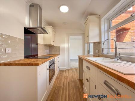3 bedroom Terraced House for sale in Newton Street, Newark, NG24