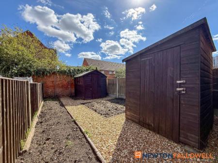 3 bedroom Terraced House for sale in Newton Street, Newark, NG24