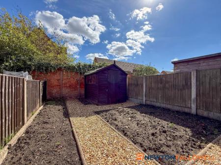 3 bedroom Terraced House for sale in Newton Street, Newark, NG24