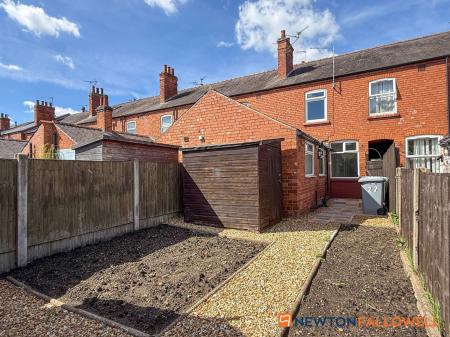3 bedroom Terraced House for sale in Newton Street, Newark, NG24