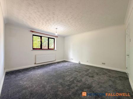 3 bedroom Detached bungalow for sale in Lincoln Road, Newark, NG24