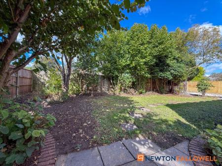 3 bedroom Detached bungalow for sale in Lincoln Road, Newark, NG24
