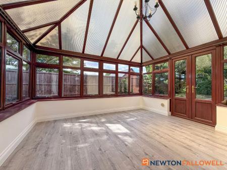 3 bedroom Detached bungalow for sale in Lincoln Road, Newark, NG24