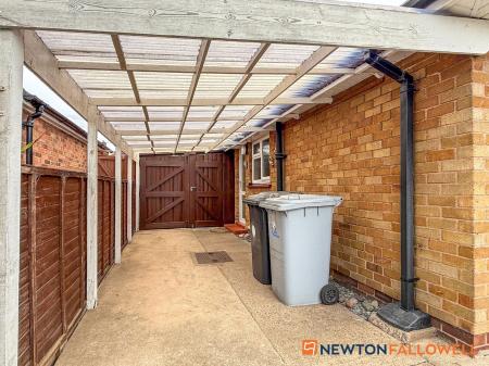 3 bedroom Semi-detached bungalow for sale in Hawton Road, Newark, NG24