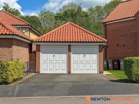 4 bedroom Detached house for sale in Carnell Lane, Fernwood, NG24