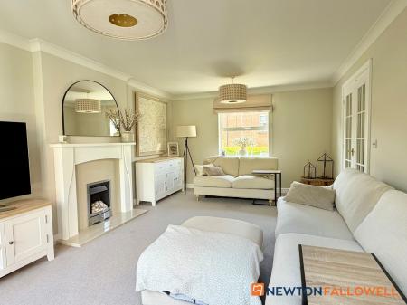 4 bedroom Detached house for sale in Carnell Lane, Fernwood, NG24