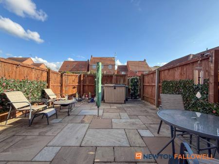4 bedroom Terraced House for sale in Goldstraw Lane, Fernwood, NG24