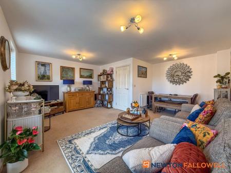 4 bedroom Terraced House for sale in Goldstraw Lane, Fernwood, NG24