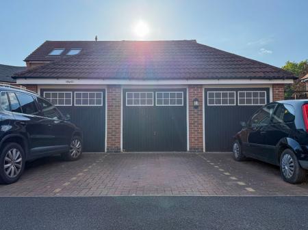4 bedroom Terraced House for sale in Goldstraw Lane, Fernwood, NG24