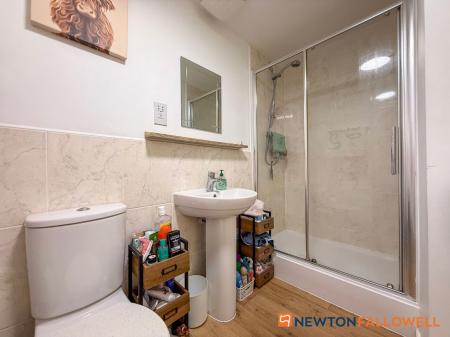 4 bedroom Terraced House for sale in Goldstraw Lane, Fernwood, NG24
