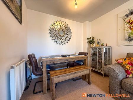 4 bedroom Terraced House for sale in Goldstraw Lane, Fernwood, NG24