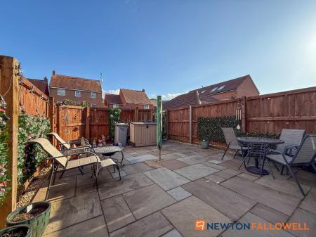 4 bedroom Terraced House for sale in Goldstraw Lane, Fernwood, NG24