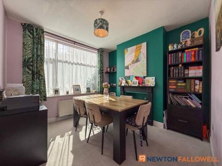3 bedroom Semi-detached house for sale in Park Crescent, Newark, NG24