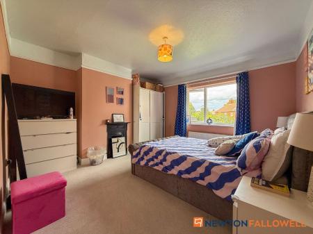 3 bedroom Semi-detached house for sale in Park Crescent, Newark, NG24