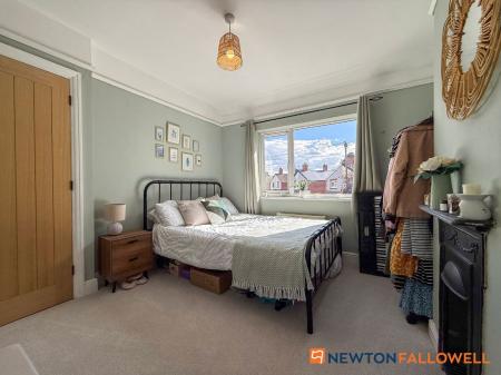3 bedroom Semi-detached house for sale in Park Crescent, Newark, NG24