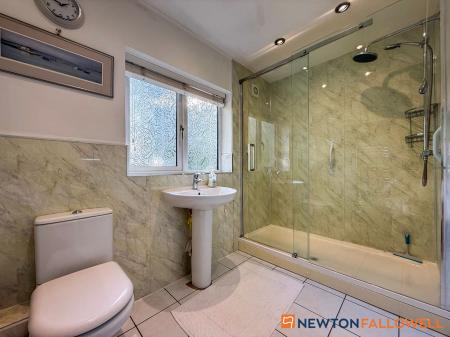 3 bedroom Detached house for sale in Bell Lane, Collingham, NG23