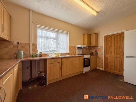 3 bedroom Semi-detached house for sale in Mount Road, Balderton, NG24