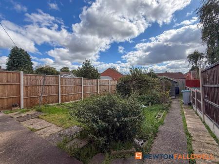 3 bedroom Semi-detached house for sale in Mount Road, Balderton, NG24
