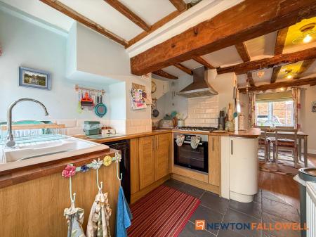 3 bedroom Cottage for sale in Woodhill Road, Collingham, NG23