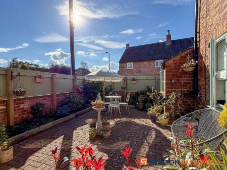 3 bedroom Cottage for sale in Woodhill Road, Collingham, NG23