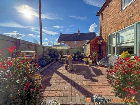 3 bedroom Cottage for sale in Woodhill Road, Collingham, NG23