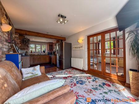 4 bedroom Detached house for sale in River Cottage, Newark Road, Bassingham