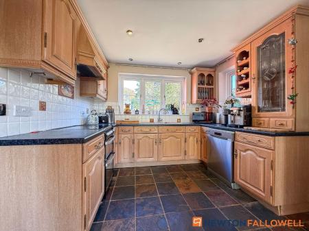 4 bedroom Detached house for sale in River Cottage, Newark Road, Bassingham