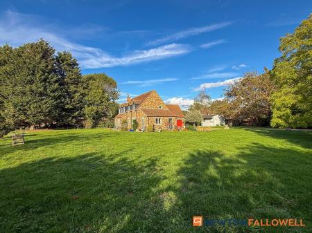 4 bedroom Detached house for sale in River Cottage, Newark Road, Bassingham