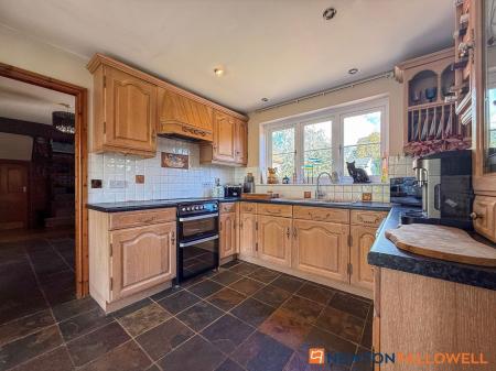 4 bedroom Detached house for sale in River Cottage, Newark Road, Bassingham