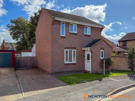 3 bedroom Detached house for sale in Lacey Green, Balderton, NG24
