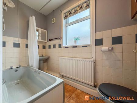 3 bedroom Detached bungalow for sale in Hawton Lane, Balderton, NG24