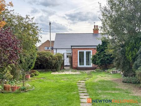 3 bedroom Detached bungalow for sale in Hawton Lane, Balderton, NG24