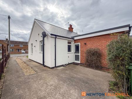 3 bedroom Detached bungalow for sale in Hawton Lane, Balderton, NG24