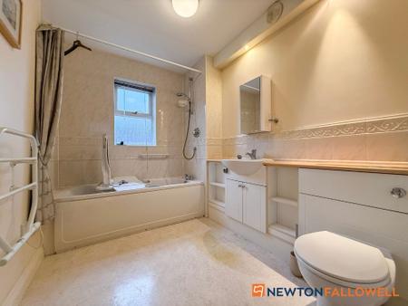 1 bedroom Flat for sale in Warwick Road, Balderton, NG24