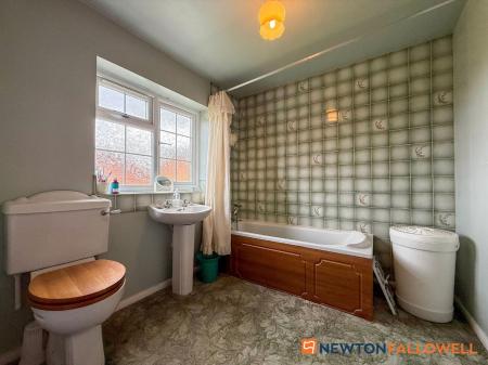 3 bedroom Detached house for sale in Manor Lane, Carlton-Le-Moorland, LN5
