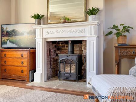 2 bedroom Detached house for sale in Queen Street, Balderton, NG24